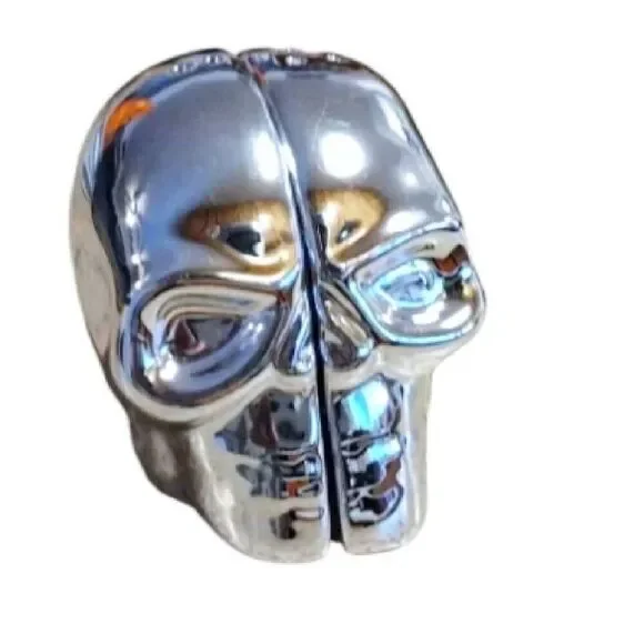 Halloween Mirrored Skull Salt and Pepper Shakers Set NWT - Picture 8 of 12